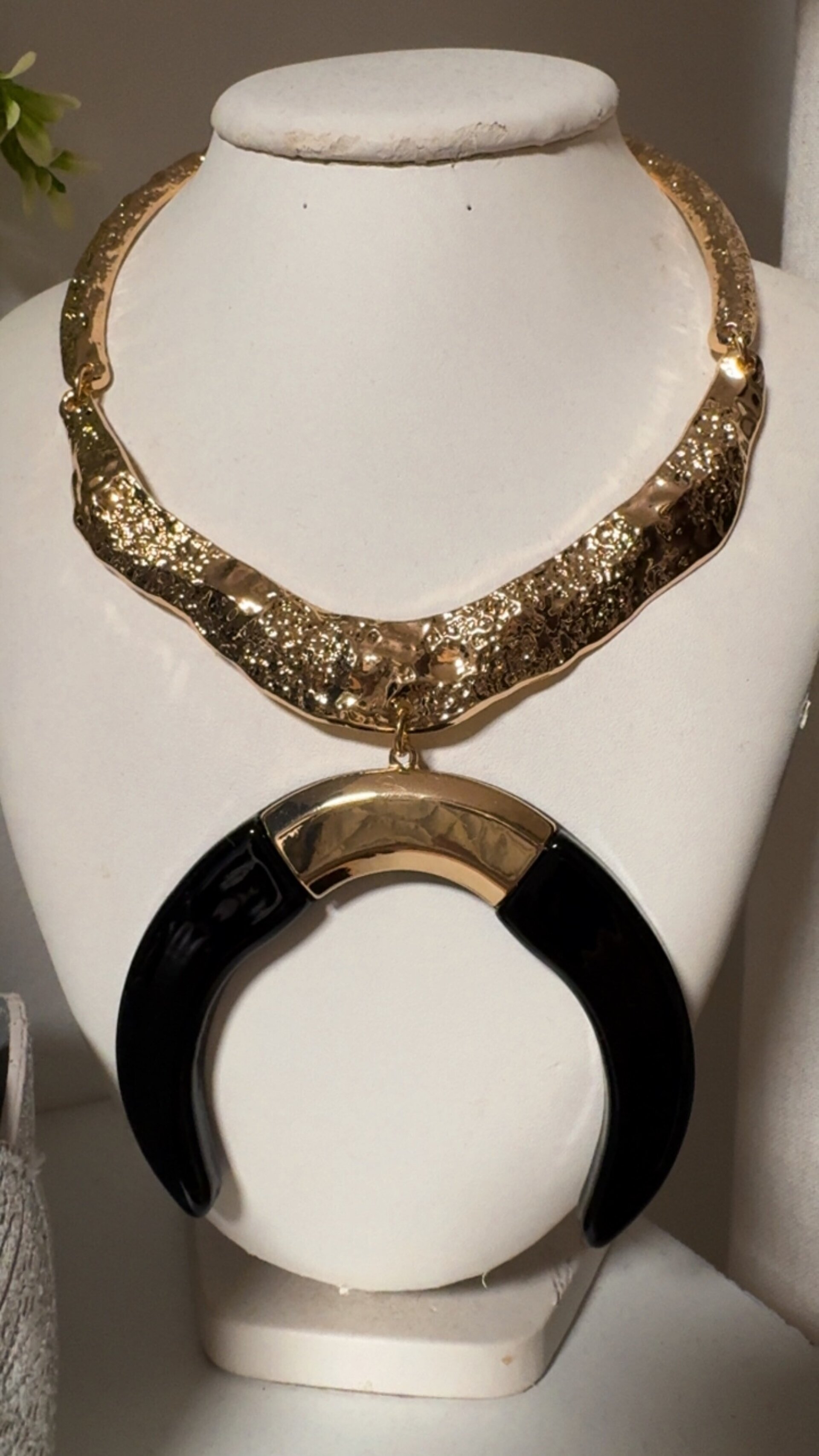 Collar Cuerno Negro - 1