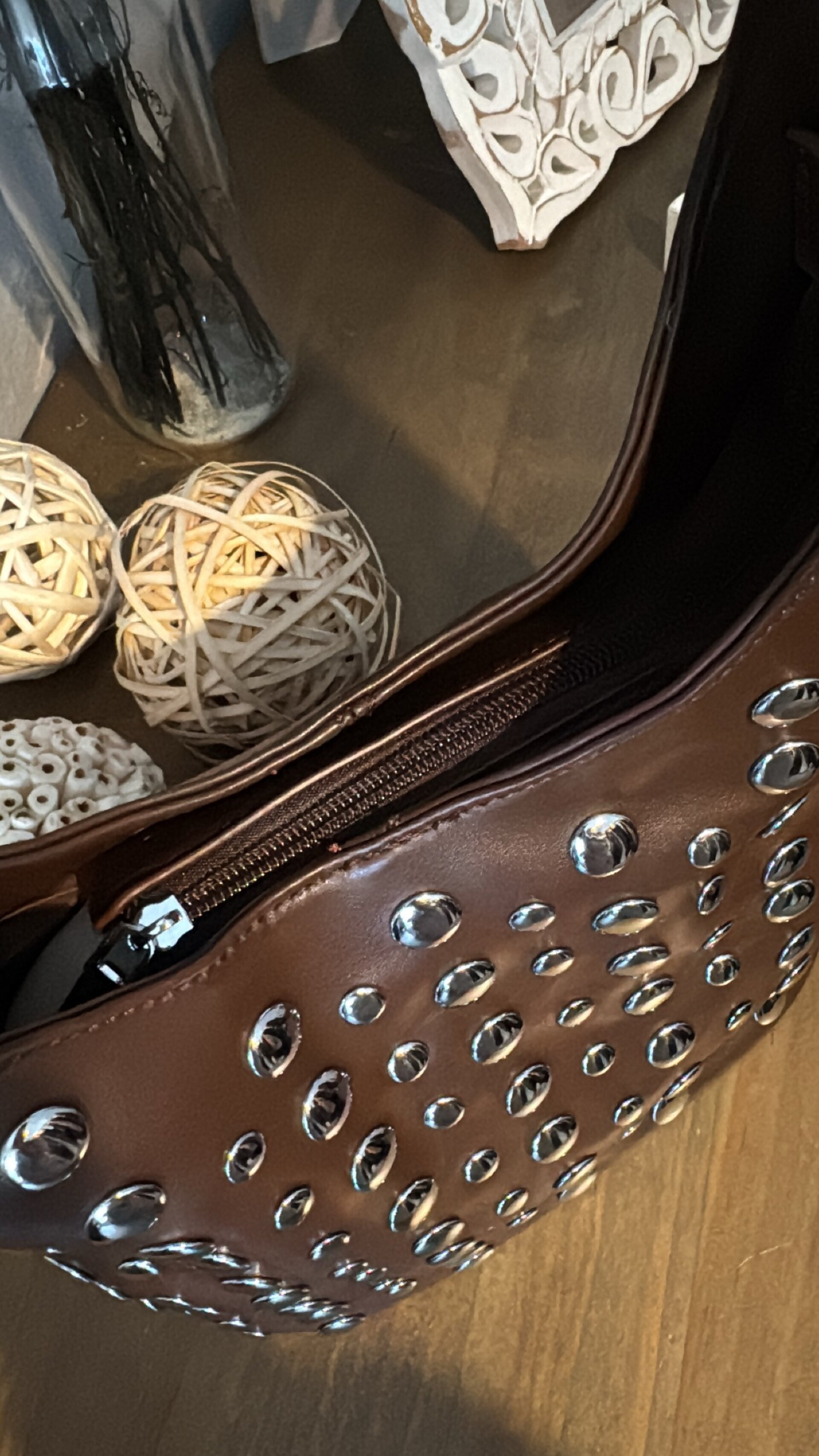 Bolso Tachas Choco - 2